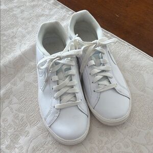 Women’s Nike Court Royale triple white size 6